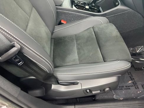 Used 2023 Volvo XC40 B5 Ultimate w/ Climate Package AWD/4WD image 23