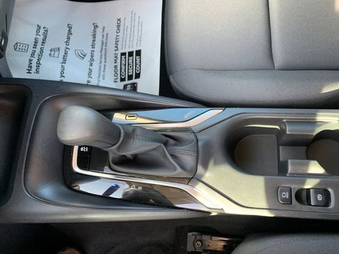 Used 2025 Toyota Corolla LE image 25