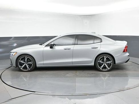 Used 2025 Volvo S60 B5 Plus FWD image 6