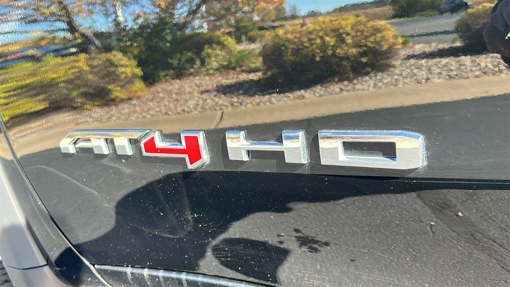 Used 2025 GMC Sierra 2500 AT4 AWD/4WD image 12