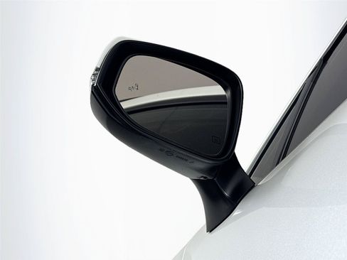 Used 2023 Toyota Corolla Cross AWD Hybrid image 5