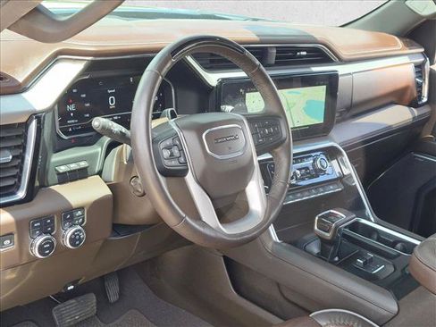 Used 2024 GMC Sierra 1500 Denali AWD/4WD image 9