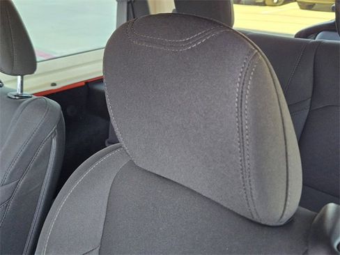 Used 2018 Jeep Wrangler Sport S image 13