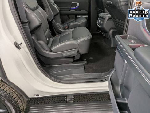 Used 2025 Ford Expedition Max Platinum w/ Stealth Appearance Package image 26