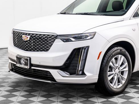 New 2025 Cadillac XT6 Luxury image 33