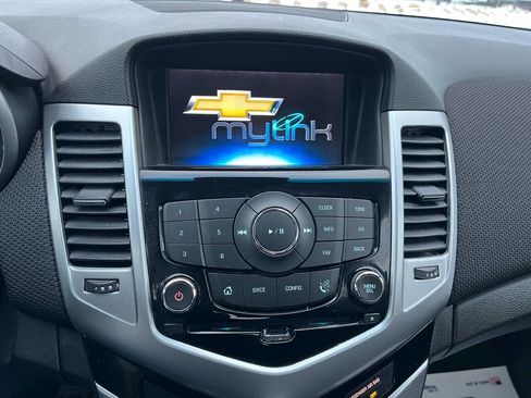 Used 2015 Chevrolet Cruze LT image 32