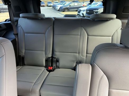 Used 2022 Chevrolet Tahoe LT w/ Luxury Package image 14