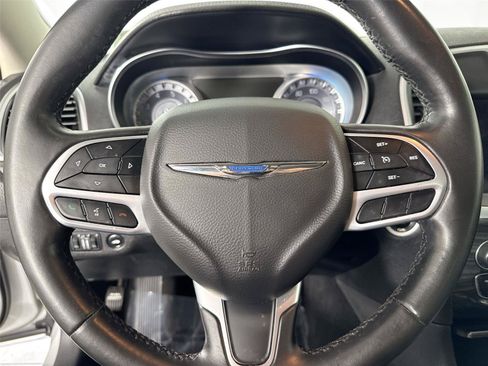 Used 2019 Chrysler 300 Touring w/ Sport Appearance Package RWD image 15