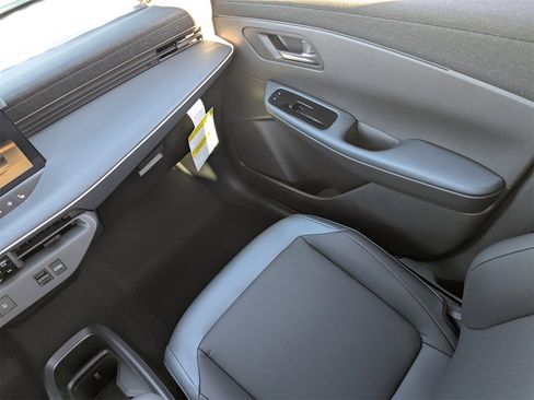 New 2026 Nissan Leaf SV+ image 22