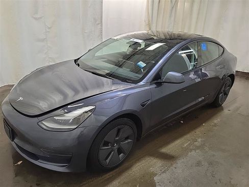Used 2023 Tesla Model 3 Long Range AWD/4WD image 3