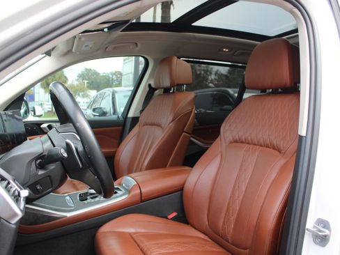 Used 2023 BMW X7 xDrive40i w/ Executive Package image 5