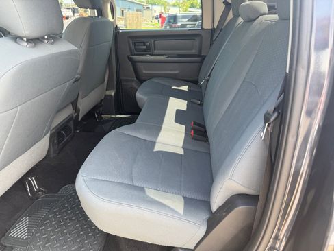 Used 2017 RAM 1500 Express AWD/4WD image 10