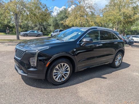 Used 2025 Cadillac XT4 Premium Luxury FWD image 7