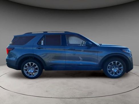 New 2026 Ford Explorer Active w/ Active Comfort Package image 10