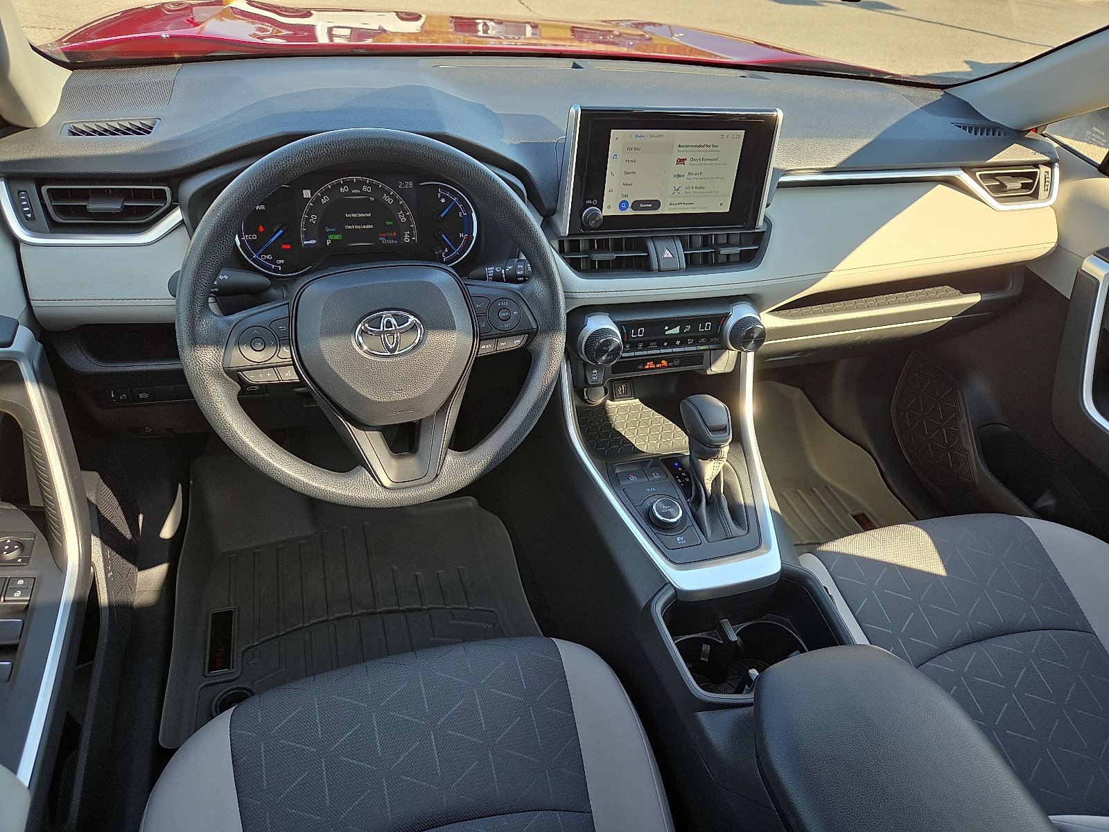 Used 2025 Toyota RAV4 XLE w/ Convenience Package AWD/4WD image 11