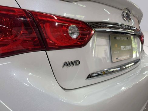 Used 2016 INFINITI Q50 Red Sport 400 AWD/4WD image 17