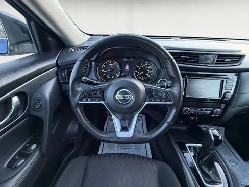 Used 2018 Nissan Rogue SV AWD/4WD image 12
