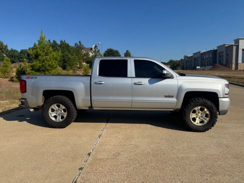 Used 2018 Chevrolet Silverado 1500 LT w/ Texas Edition image 3