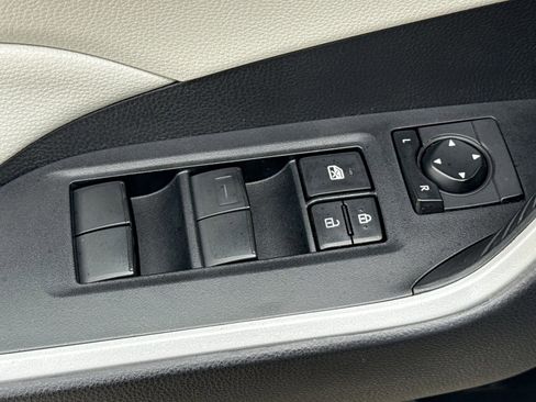 Used 2020 Toyota RAV4 XLE w/ XLE Grade Weather Package FWD image 12