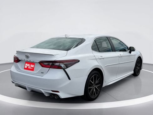 Used 2023 Toyota Camry SE w/ Audio Upgrade Package FWD image 4