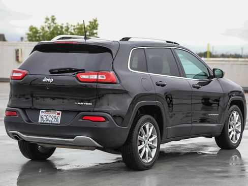 Used 2018 Jeep Cherokee Limited FWD image 5