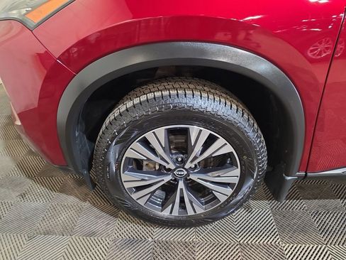 Used 2023 Nissan Rogue SV AWD/4WD image 18