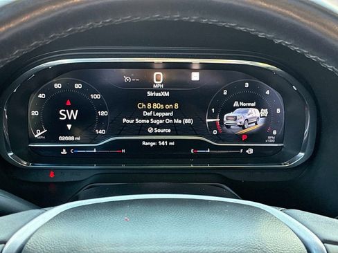 Used 2022 GMC Yukon SLT w/ SLT Premium Package image 31