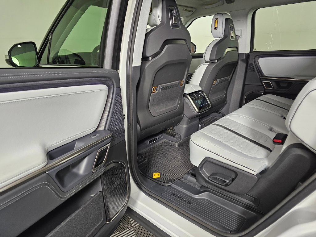 Used 2024 Rivian R1S Adventure Dual AWD/4WD image 17