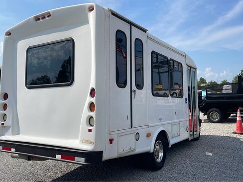Used 2015 Chevrolet Express 3500 w/ Shuttle Bus Package image 7