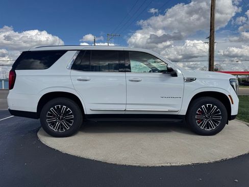 Used 2025 GMC Yukon Elevation image 8