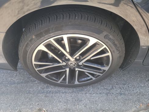 Used 2025 Toyota Camry XLE FWD image 6