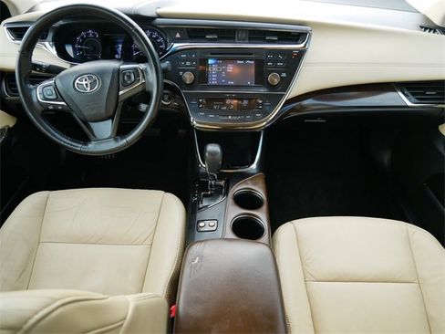 Used 2013 Toyota Avalon XLE image 10