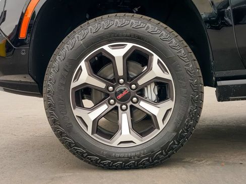 New 2026 GMC Yukon AT4 Ultimate AWD/4WD image 9