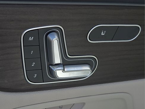 New 2026 Mercedes-Benz GLB 250 image 17