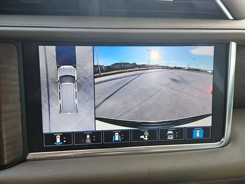 Used 2021 GMC Yukon Denali w/ Denali Premium Package image 14