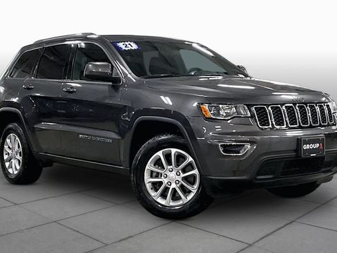 Used 2021 Jeep Grand Cherokee Laredo AWD/4WD image 3