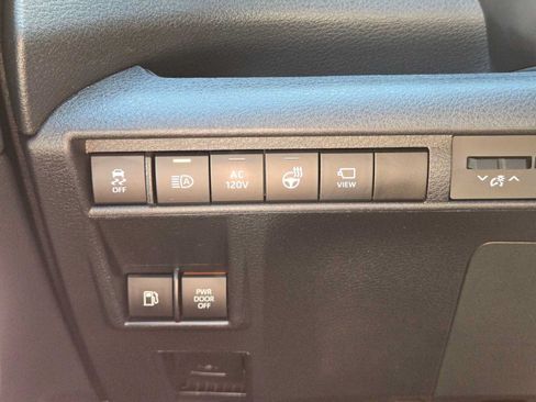Certified 2025 Toyota Sienna Platinum AWD/4WD image 33