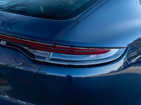 Used 2022 Porsche Panamera 4 w/ Premium Package AWD/4WD image 14
