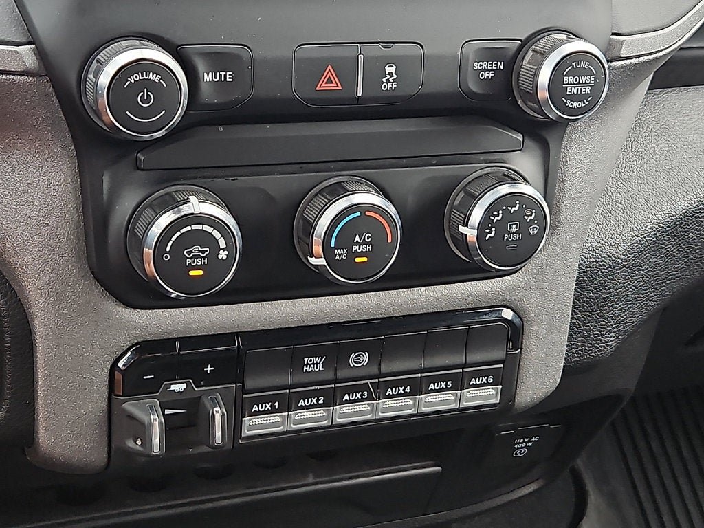 Used 2024 RAM 2500 Tradesman w/ Chrome Appearance Group AWD/4WD image 26