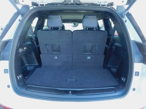 Used 2023 Jeep Grand Cherokee L Laredo image 12