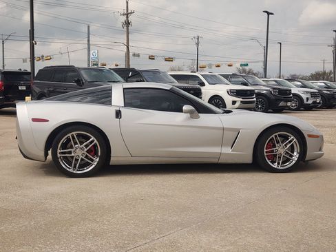 Used 2010 Chevrolet Corvette Coupe w/ Preferred Equipment Group image 7