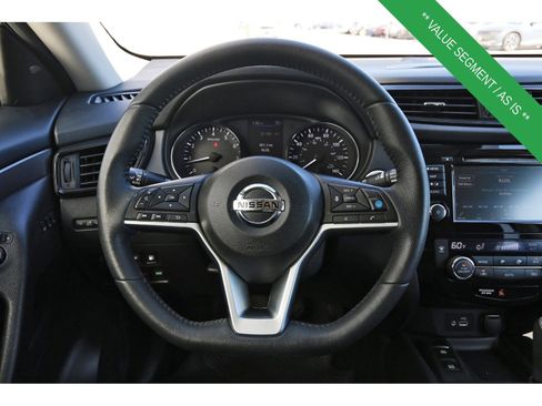 Used 2019 Nissan Rogue SV w/ Sun & Sound Touring Package image 16
