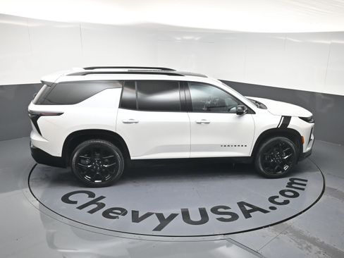 Used 2025 Chevrolet Traverse RS AWD/4WD image 34