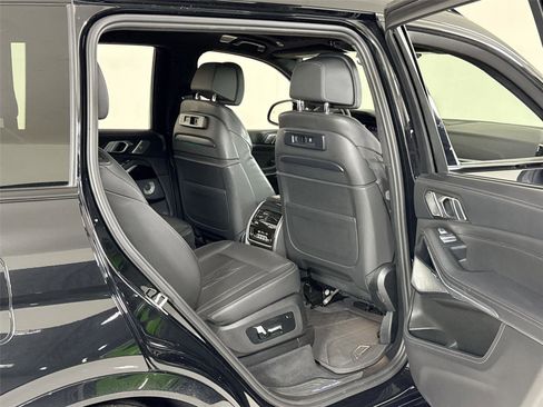 Used 2021 BMW ALPINA XB7 image 31