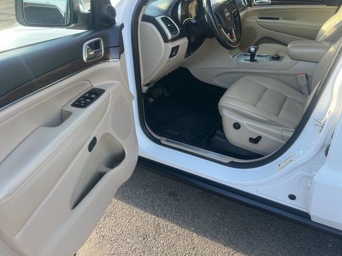 Used 2014 Jeep Grand Cherokee Limited image 13