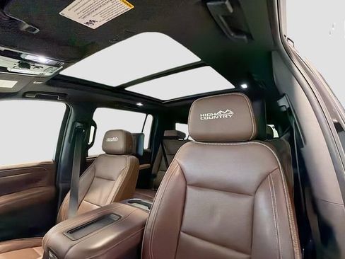 Certified 2021 Chevrolet Suburban High Country w/ Premium Package image 21