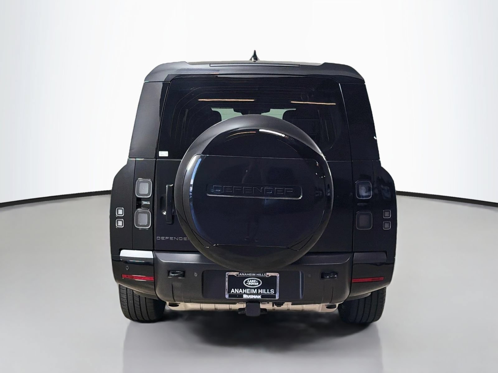 New 2026 Land Rover Defender 130 X-Dynamic SE AWD/4WD image 4