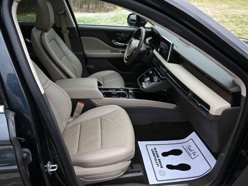 Used 2022 Lincoln Corsair Reserve w/ Equipment Group 201A image 19