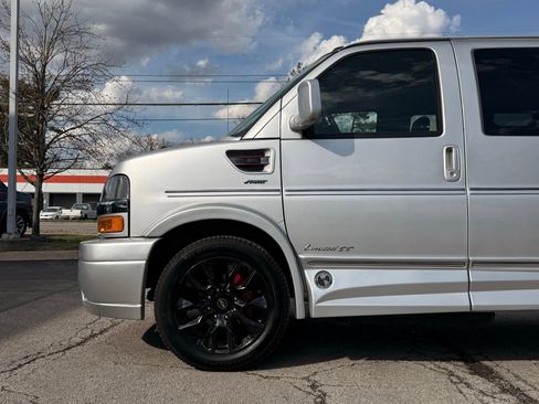 Used 2023 Chevrolet Express 2500 Extended RWD image 18