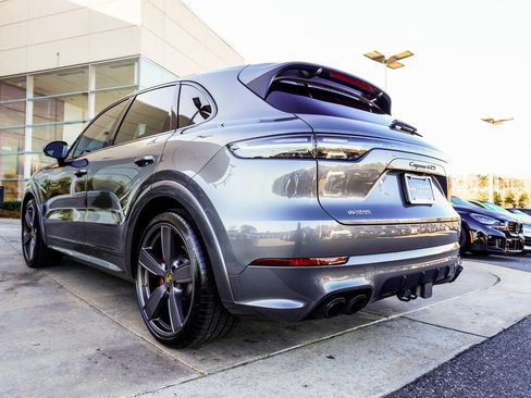 Used 2021 Porsche Cayenne GTS image 10